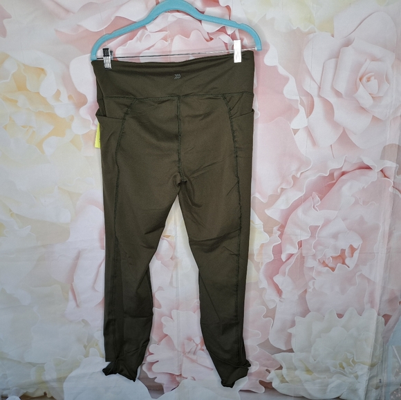 NWT All In Motion Simplicity Twist High Rise Leggings in Olive Green - Picture 3 of 9